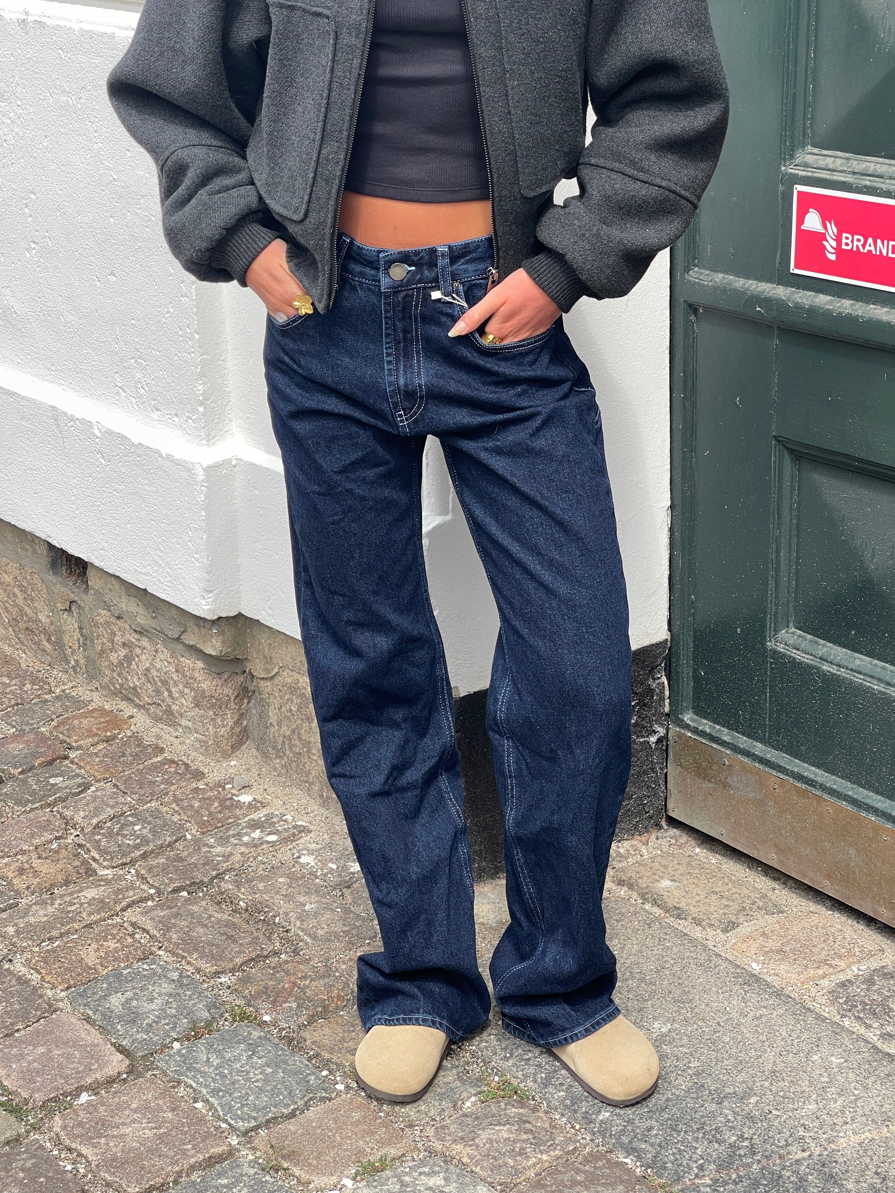 Anna - Mutige Dunkelblaue Denim-Jeans mit Roten Sternen